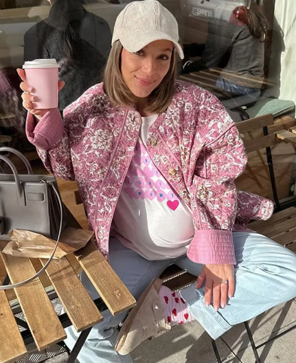 Women's Warm and Stylish Insulated Jacket for Fall and Winter